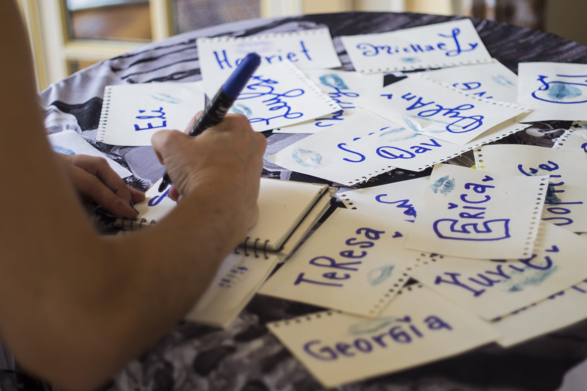 greetly-digital-receptionist-nametag-coworking-vistor-check-in