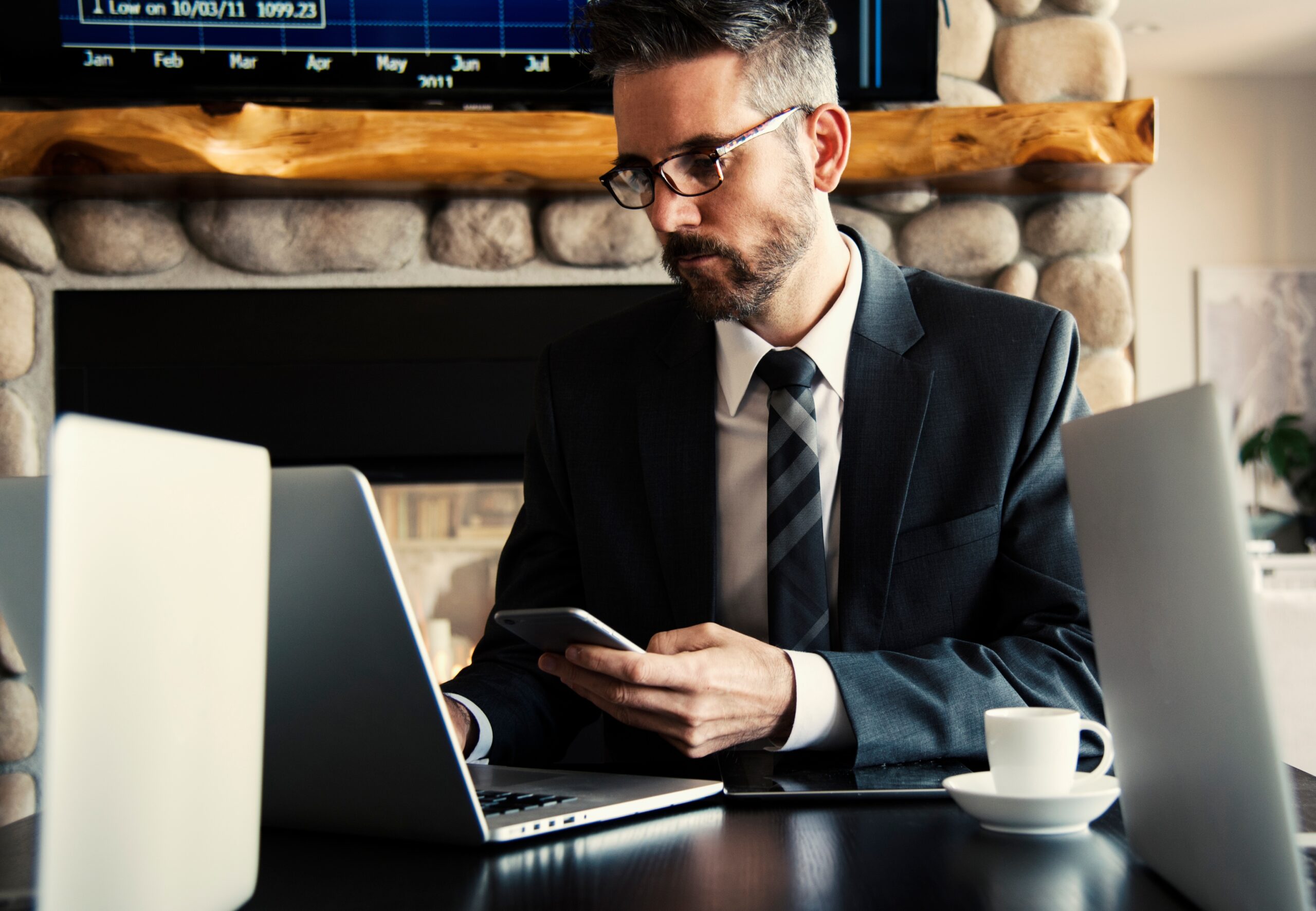 greetly-digital-receptionist-technology-overload-phone greetly-digital-receptionist-technology-overload-phone